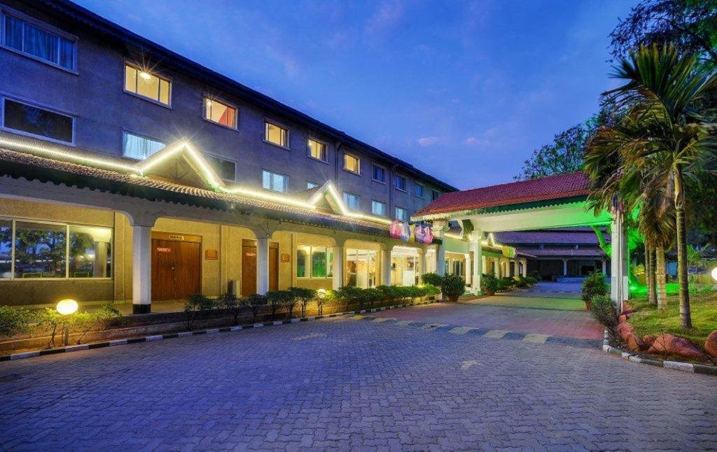 Ramee Guestline Hotel